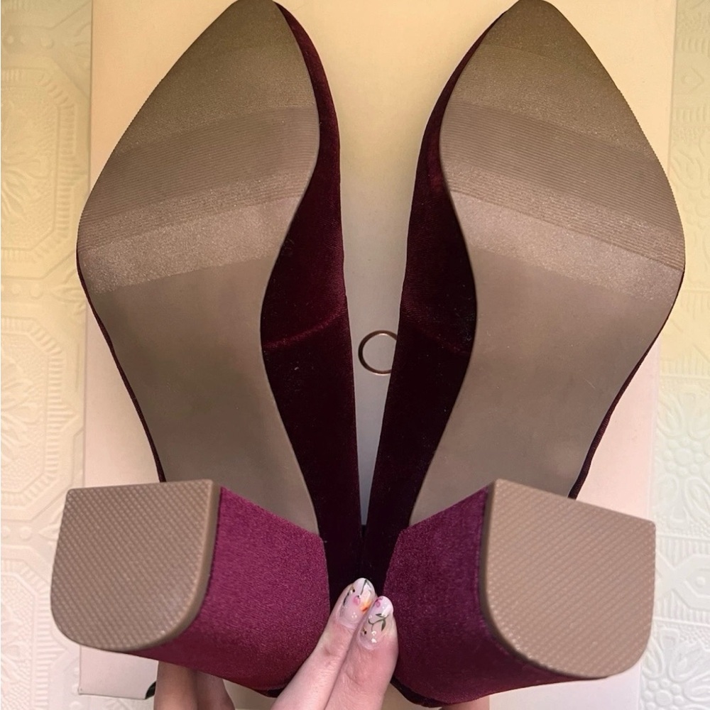 LC Lauren Conrad Red Velvet Mary Jane Heels - Picture 5 of 6